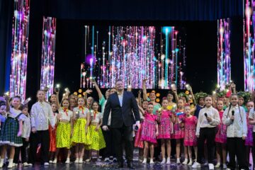«Музыка! Цветы! Улыбки!»- праздничный концерт посвященный Международному женскому дню